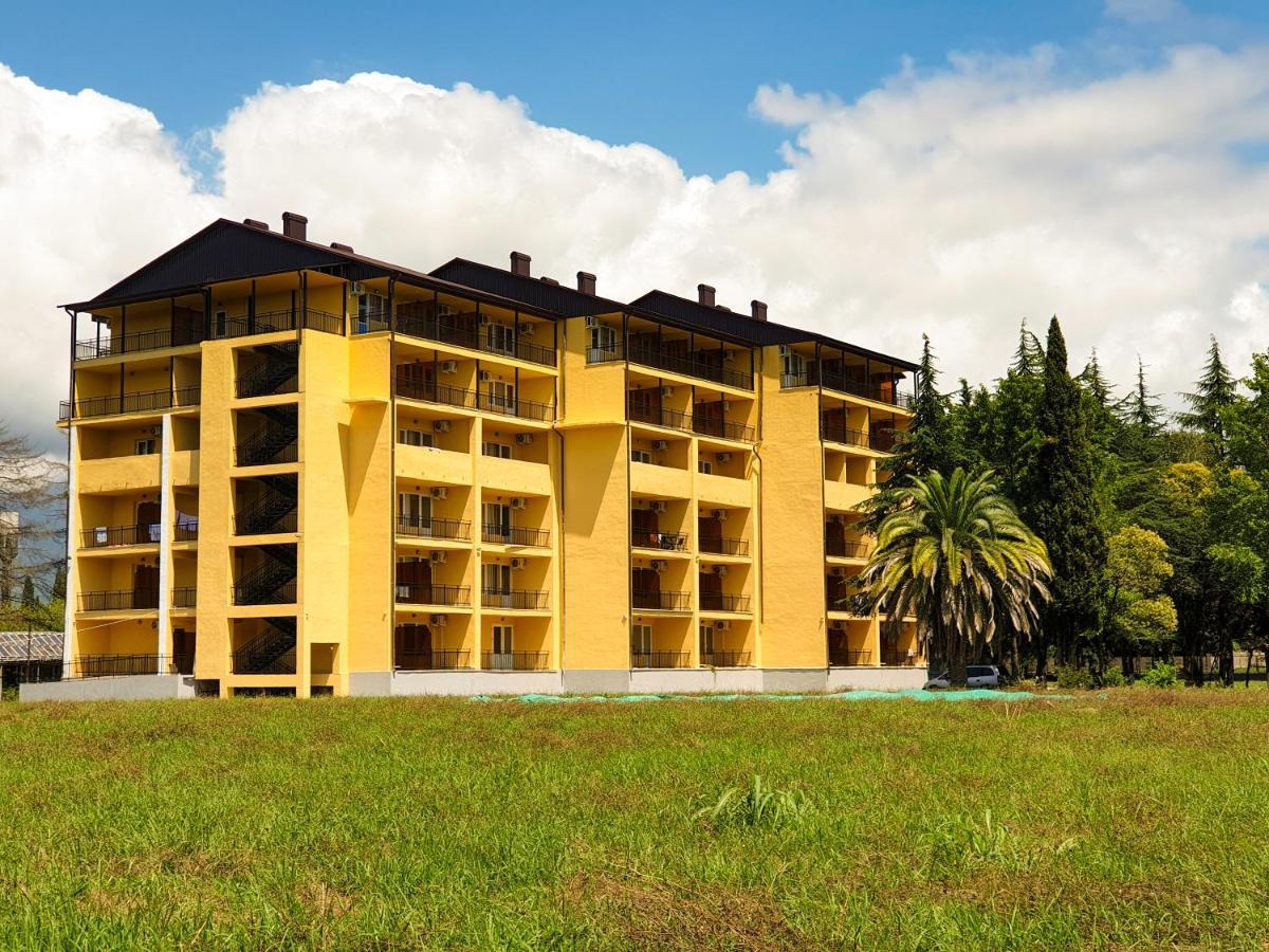 Парк-Отель Олимп Pizunda Exterior foto